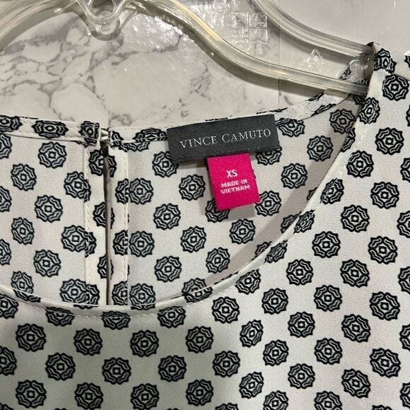 Vince Camuto Bell Sleeve Blouse Size XS - Picture 4 of 7